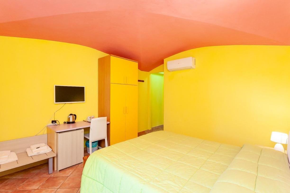 B&B Pettirosso Garden Сан Теодоро Екстериор снимка