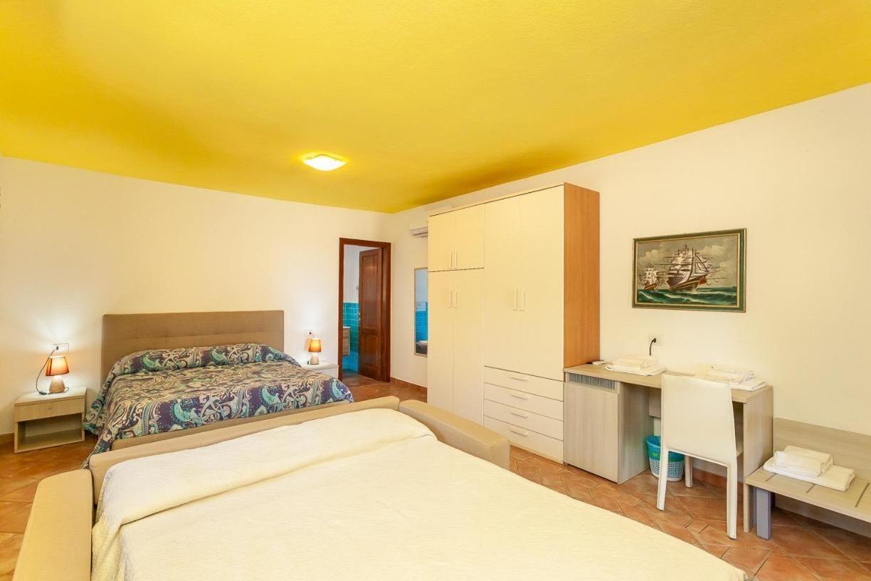 B&B Pettirosso Garden Сан Теодоро Екстериор снимка